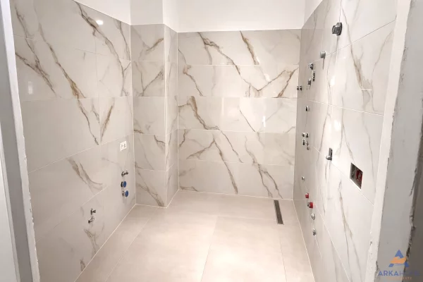 Appartamento in vendita a Tirana 1+1, Vuoto