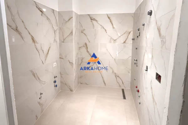 Appartamento in vendita a Tirana 2+1, Vuoto