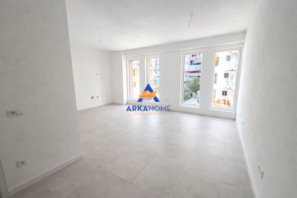 SHITET APARTAMENT 1+1 + BALLKON "ASTIR , PËRBALLË VILA L" 90000 EURO
