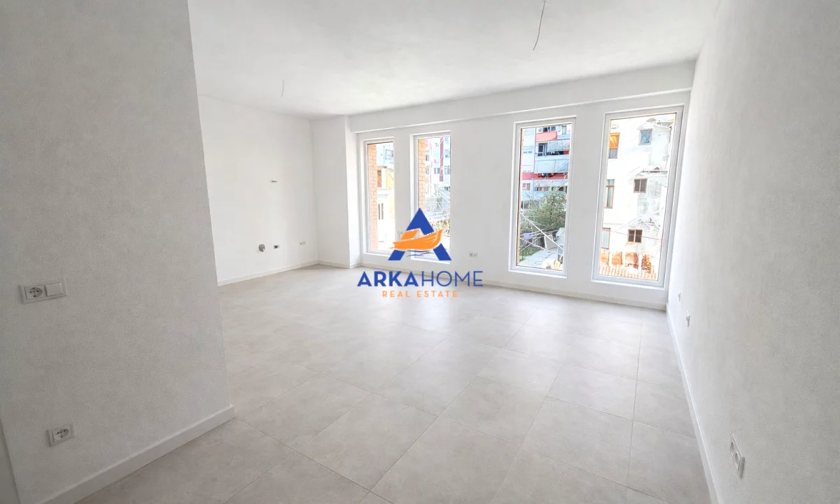 Appartamento in vendita a Tirana 1+1, Vuoto