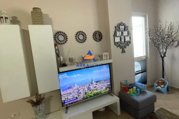 Appartamento in vendita a Tirana 2+1, Arredato