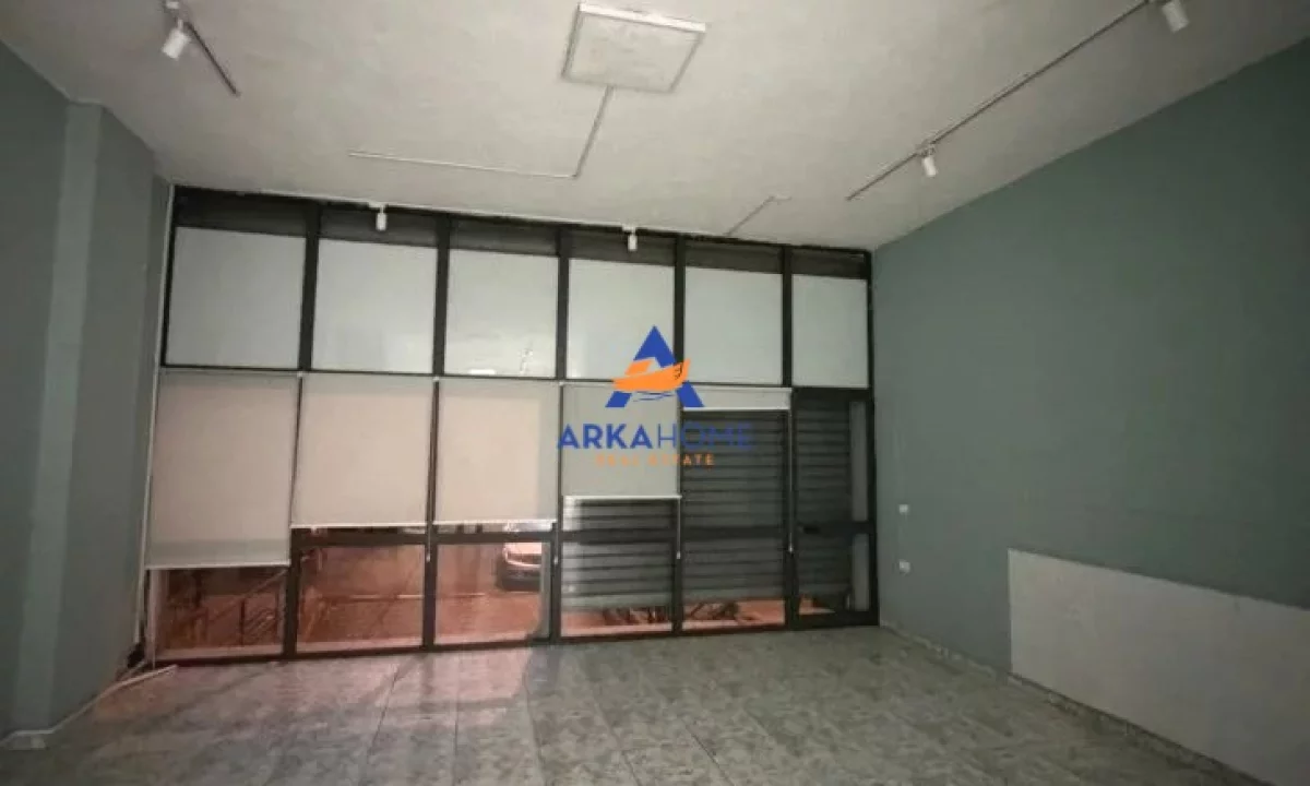 JEPET ME QIRA AMBIENT BIZNESI 82M2 " RRUGA JORGO PLAKU ,5 MAJ" 850 EURO