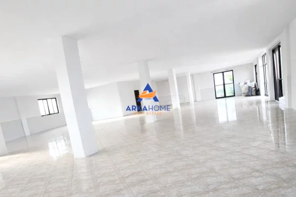 Ambient biznesi me qera 1+1 ne Durres - 889 Euro