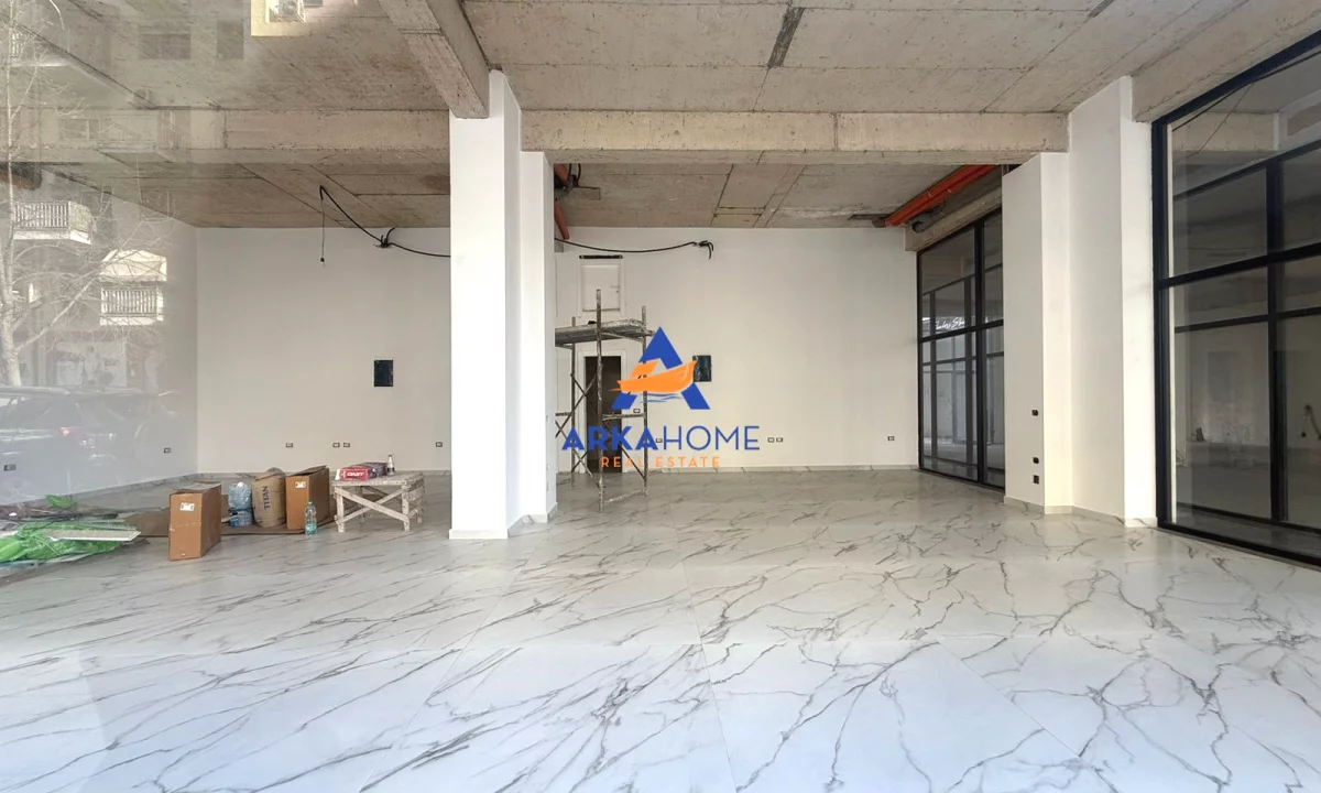 JEPET AMBIENT BIZNESI 125M2 ME QERA "ISH PARKU" 150.000 LEKE