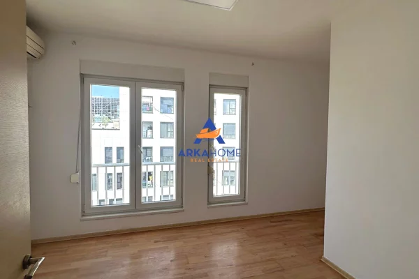 JEPET APARTMENT ME QERA PER ZYRA 125M2 "KOMPLEKSI KONTAKT,ISH PARKU" 650 EURO