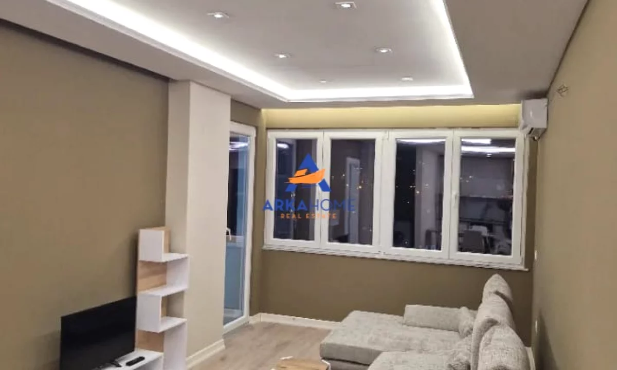 Appartamento in affitto a Tirana 2+1, Arredato