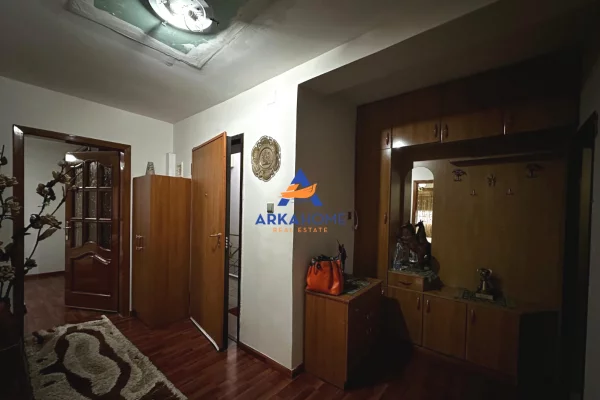 Appartamento in affitto a Tirana 2+1, Arredato