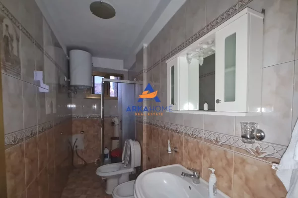 Appartamento in affitto a Tirana 2+1, Arredato