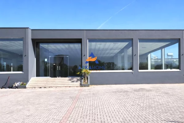 JEPET KAPANON ME QERA 3000M2 "PRANE AUTOSTRADES TIRANE DURRES MBIKALIMI I SUKTHIT" 3700 EURO