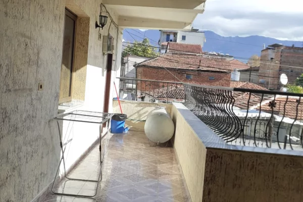 Shtepi me qera 2+1 ne Tirane - 450 Euro