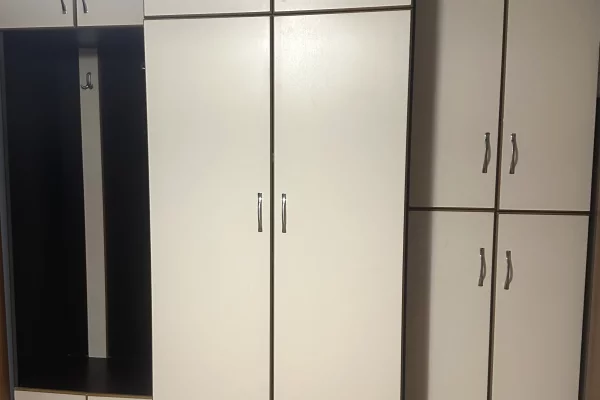 Mobilje dhe Elektroshtepiake ne Tirane - 20,000 Leke