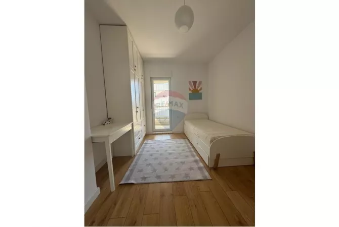 Shtepi me qera Apartament ne Tirane, 2+1, Mobilimi E mobiluar, Pagesa 750  Euro.