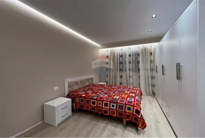 Shtepi me qera Apartament ne Tirane, 2+1, Mobilimi E mobiluar, Pagesa 550  Euro.