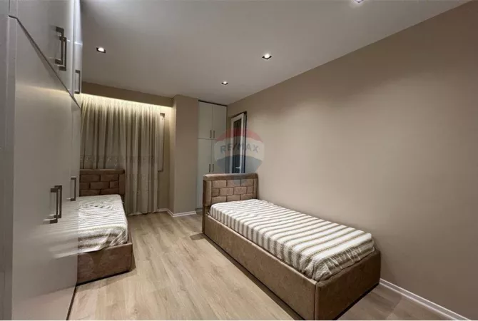 Shtepi me qera Apartament ne Tirane, 2+1, Mobilimi E mobiluar, Pagesa 550  Euro.
