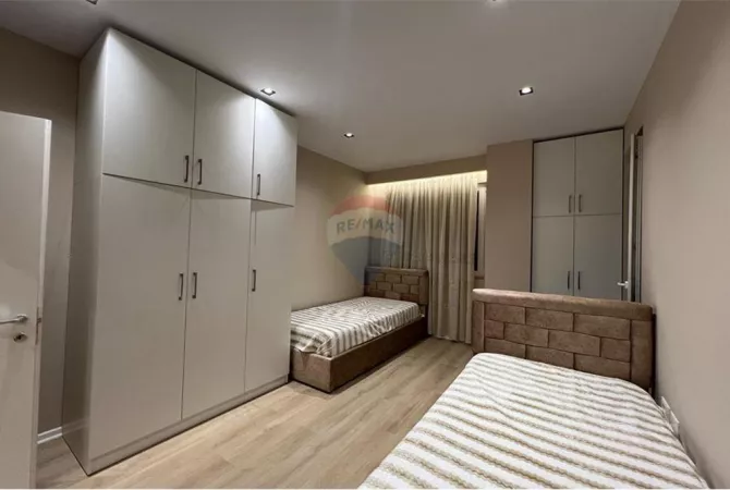 Shtepi me qera Apartament ne Tirane, 2+1, Mobilimi E mobiluar, Pagesa 550  Euro.
