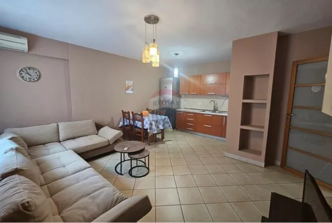 Shtepi me qera 2+1 ne Tirane - 65,000 Leke