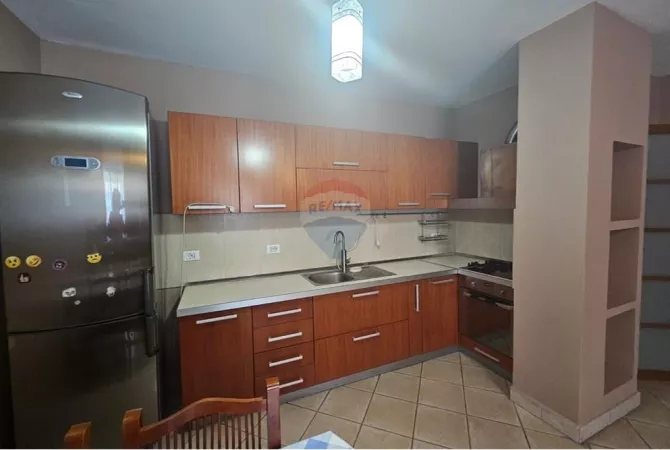 Shtepi me qera 2+1 ne Tirane - 65,000 Leke