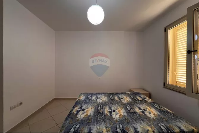 Shtepi ne shitje Apartament ne Tirane, 2+1, Mobilimi E mobiluar, Pagesa 105,000  Euro.