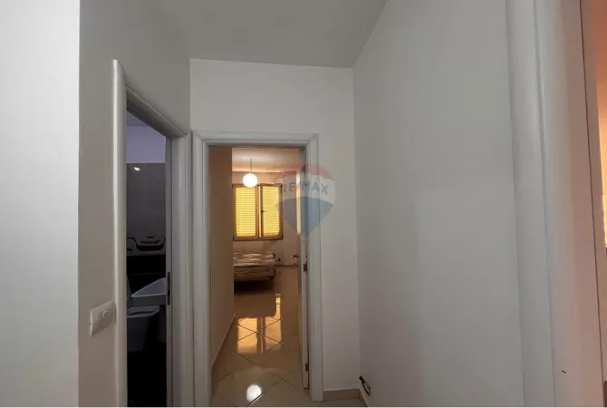 Shtepi ne shitje Apartament ne Tirane, 2+1, Mobilimi E mobiluar, Pagesa 105,000  Euro.