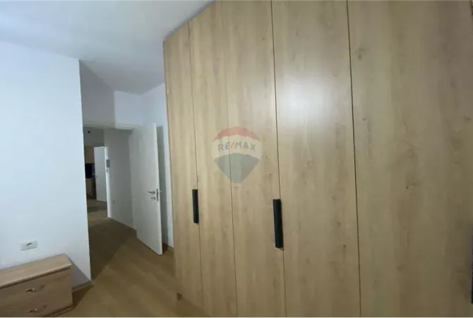 Shtepi me qera Apartament ne Tirane, 2+1, Mobilimi E mobiluar, Pagesa 50,000  Leke.