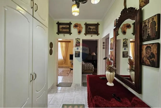 Shtepi me qera Apartament ne Tirane, 2+1, Mobilimi E mobiluar, Pagesa 600  Euro.