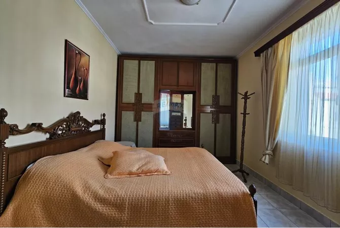 Shtepi me qera Apartament ne Tirane, 2+1, Mobilimi E mobiluar, Pagesa 600  Euro.