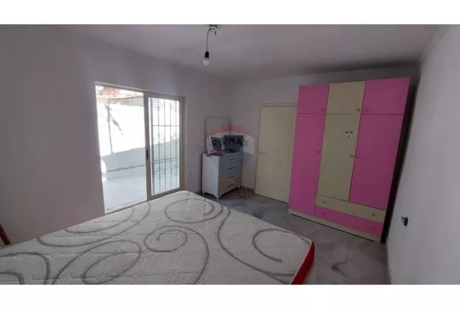 Shtepi me qera Apartament ne Tirane, 1+1, Mobilimi E mobiluar, Pagesa 420  Euro.