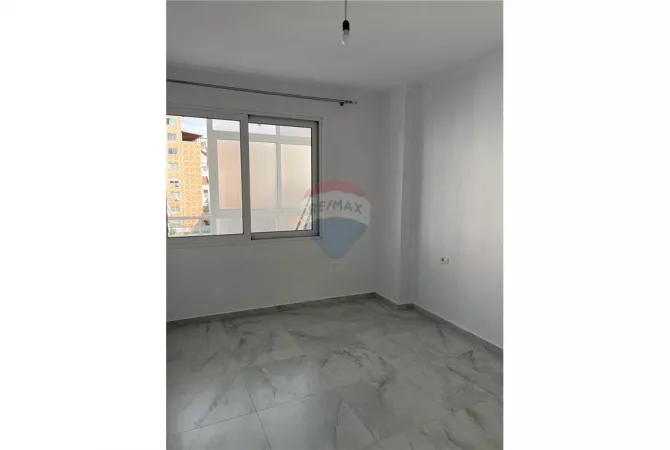 Shtepi me qera Apartament ne Tirane, 2+1, Mobilimi E mobiluar, Pagesa 500  Euro.