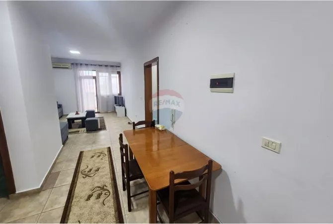 Shtepi me qera Apartament ne Tirane, 2+1, Mobilimi E mobiluar, Pagesa 600  Euro.