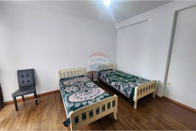 Shtepi me qera Apartament ne Tirane, 2+1, Mobilimi E mobiluar, Pagesa 600  Euro.