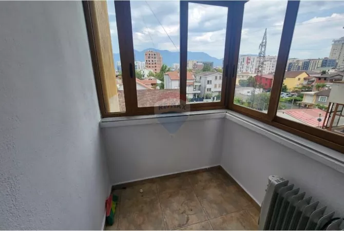Shtepi me qera Apartament ne Tirane, 2+1, Mobilimi E mobiluar, Pagesa 600  Euro.