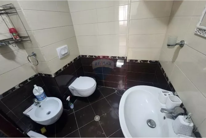 Shtepi me qera Apartament ne Tirane, 2+1, Mobilimi E mobiluar, Pagesa 600  Euro.