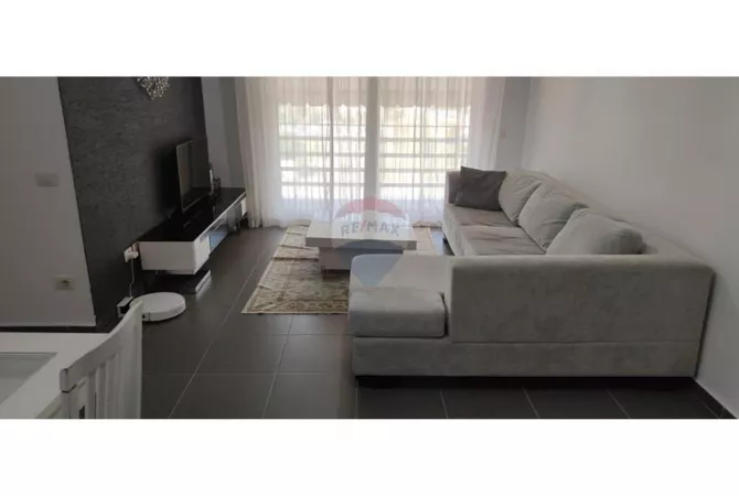 Shtepi me qera 2+1 ne Tirane - 60,000 Leke