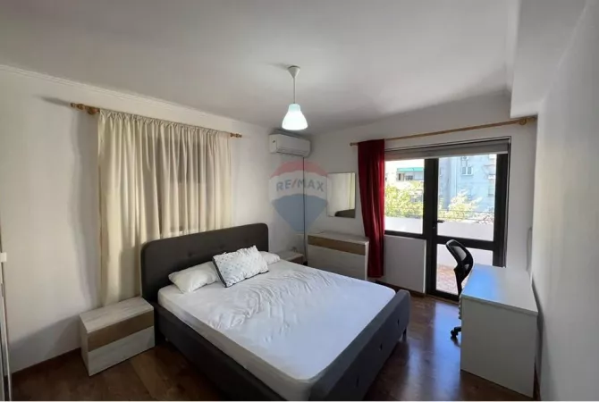 Shtepi me qera Apartament ne Tirane, 2+1, Mobilimi E mobiluar, Pagesa 600  Euro.