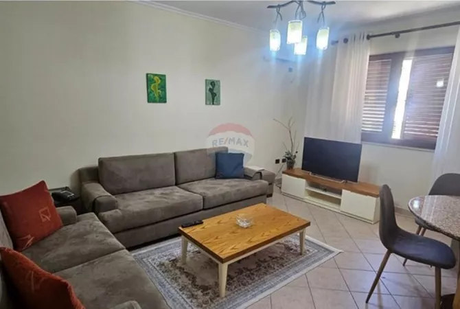 Shtepi me qera 2+1 ne Tirane - 60,000 Leke