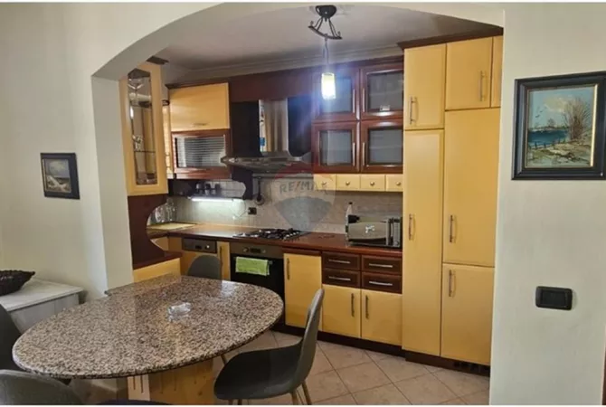 Shtepi me qera Apartament ne Tirane, 2+1, Mobilimi E mobiluar, Pagesa 60,000  Leke.