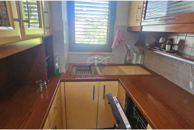 Shtepi me qera Apartament ne Tirane, 2+1, Mobilimi E mobiluar, Pagesa 60,000  Leke.