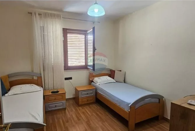 Shtepi me qera Apartament ne Tirane, 2+1, Mobilimi E mobiluar, Pagesa 60,000  Leke.