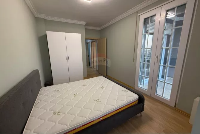 Shtepi me qera Apartament ne Tirane, 2+1, Mobilimi E mobiluar, Pagesa 500  Euro.