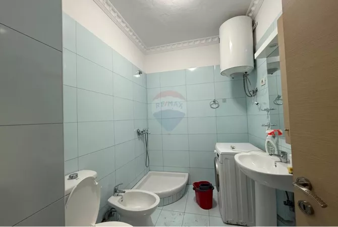 Shtepi me qera Apartament ne Tirane, 2+1, Mobilimi E mobiluar, Pagesa 500  Euro.