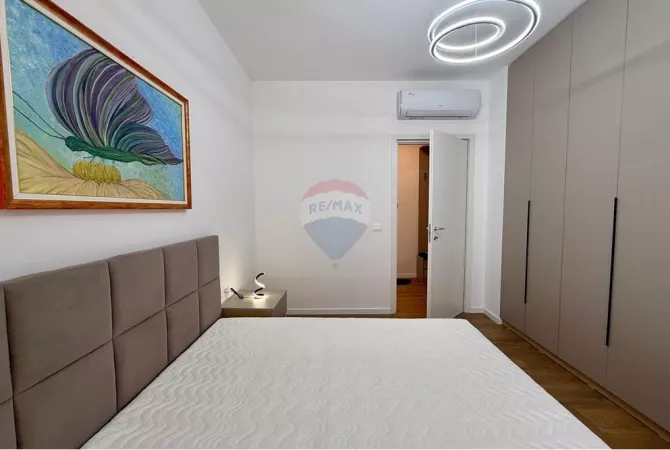 Shtepi me qera Apartament ne Tirane, 1+1, Mobilimi E mobiluar, Pagesa 600  Euro.