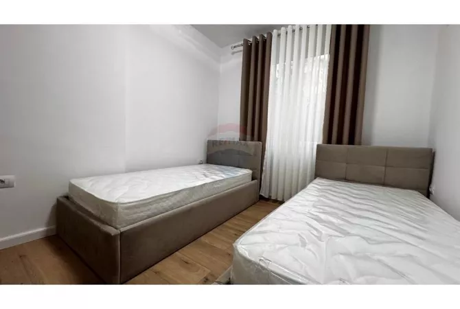 Shtepi me qera Apartament ne Tirane, 2+1, Mobilimi E mobiluar, Pagesa 600  Euro.