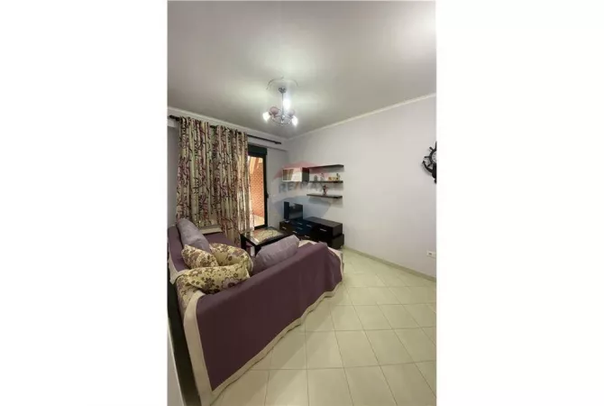 Shtepi me qera 2+1 ne Tirane - 550 Euro