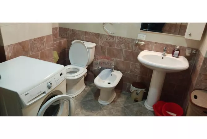 Shtepi me qera Apartament ne Tirane, 2+1, Mobilimi E mobiluar, Pagesa 550  Euro.