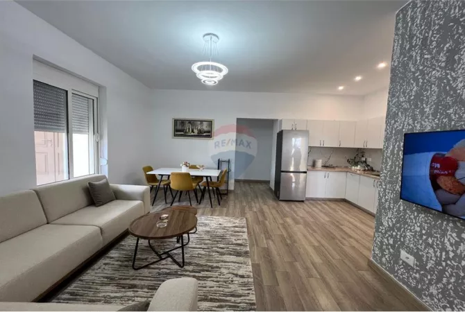 Shtepi me qera 2+1 ne Tirane - 450 Euro