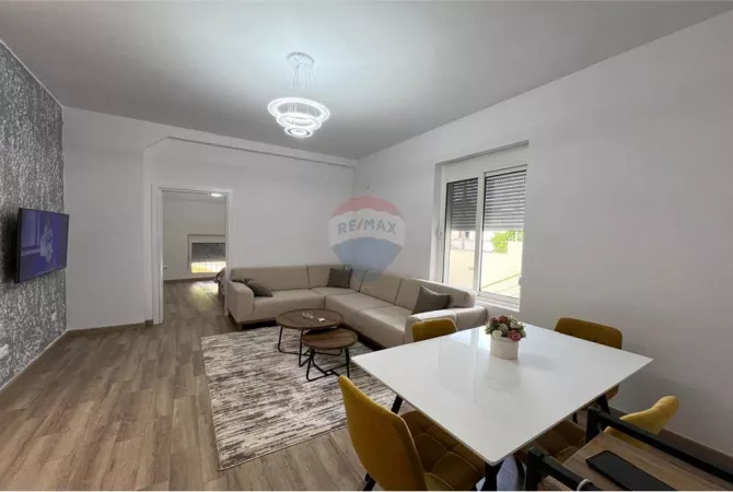 Shtepi me qera 2+1 ne Tirane - 450 Euro