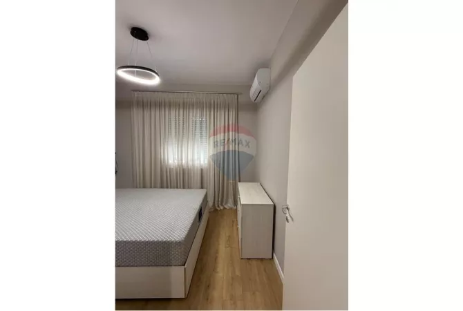 Shtepi me qera Apartament ne Tirane, 1+1, Mobilimi E mobiluar, Pagesa 500  Euro.