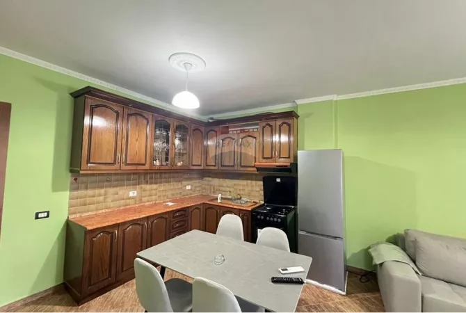Shtepi me qera 2+1 ne Tirane - 55,000 Leke