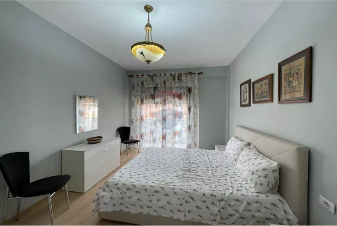 Shtepi me qera Apartament ne Tirane, 2+1, Mobilimi E mobiluar, Pagesa 60,000  Leke.