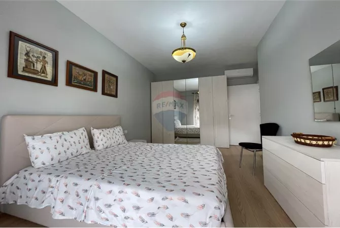 Shtepi me qera Apartament ne Tirane, 2+1, Mobilimi E mobiluar, Pagesa 60,000  Leke.